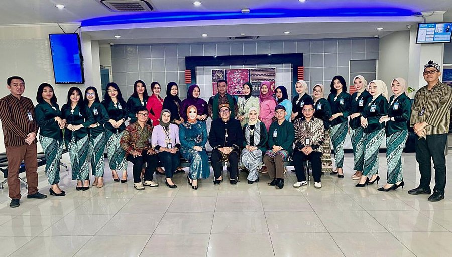 Tak Biasa, Suasana BRI Kendal Berubah Jadi Panggung Budaya Saat Hari Kartini Dirayakan Meriah