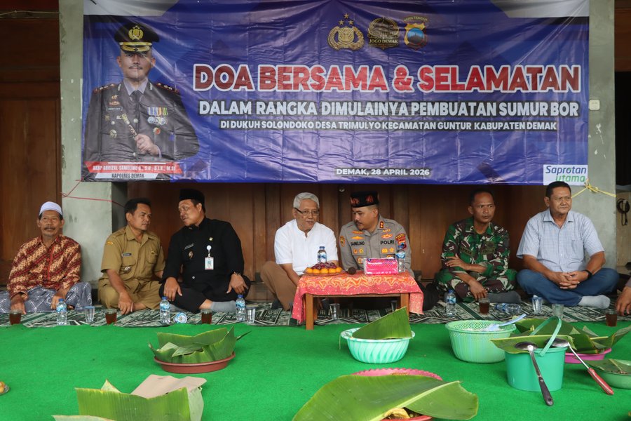 Krisis Air Bersih Pascabanjir, Polres Demak Hadirkan Sumur Bor di Guntur