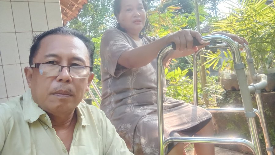 Bupati Jepara Bantu Warga Desa Ngasem Berupa Alat Bantu Jalan Setelah Dihubungi Taufiqurrahman Wirya