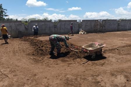 Babinsa Desa Candinata Awasi P