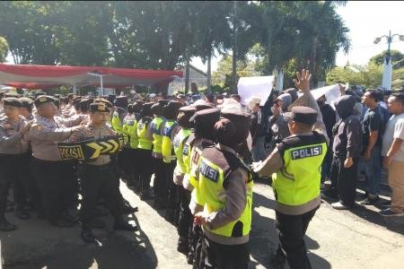 Ribuan Massa Disimulasikan Polres Demak Matangkan Pengamanan May Day