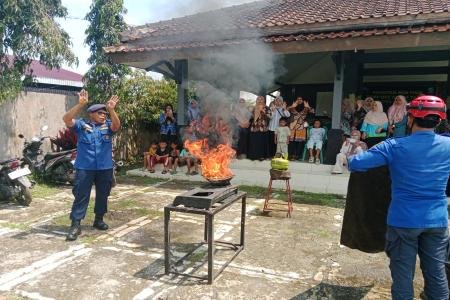 Fire Triangle Jadi Kunci Edukasi Damkar di TMMD Reguler ke128 Kodim Pu