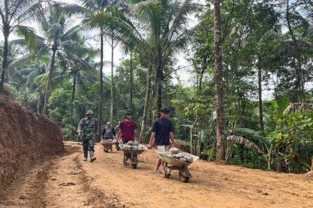 MudaMudi Turun Tangan Semangat Gotong Royong Hidupkan Pembangunan Jemb