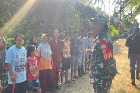 Semangat IbuIbu Krangean dalam TMMD Tu