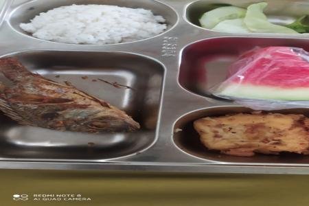 Orang Tua Murid SDN BatangBatang Daya ll Kritik Menu MBG Penanggung Ja