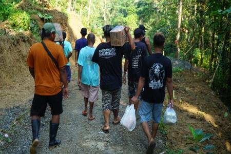 Langkah Pagi Menuju Jalan Baru di Kran