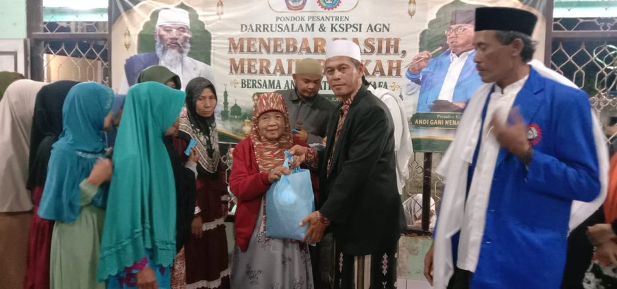 Serikat Pekerja Bersama Pemerintah dan Masyarakat Salurkan Santunan Anak Yatim dan  Guru Ngaji