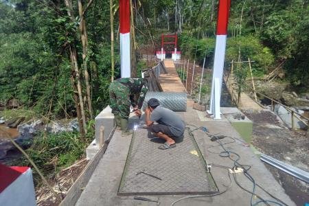 Jembatan Gantung Desa Serang Hampir Rampung Akses Warga Segera Terhubu