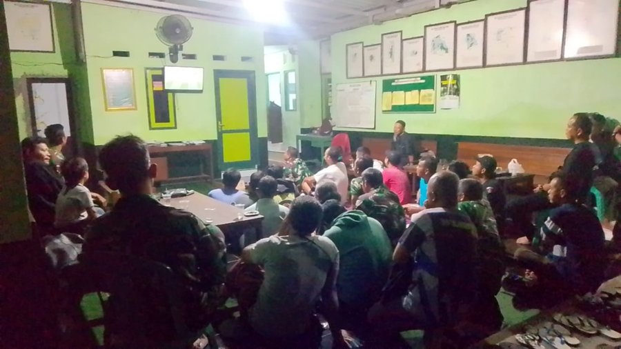  Koramil 12-Karanganyar Gelar Nobar Piala Dunia 2026, Perkuat Kemanunggalan TNI dengan Rakyat
