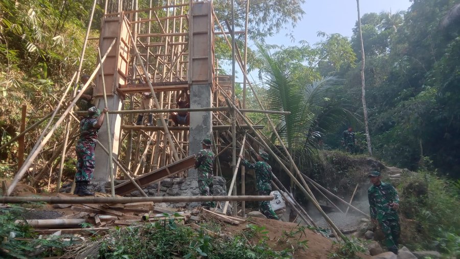 Pembangunan Pondasi Jembatan Garuda Sungai Soso Desa Serayularangan Dikebut
