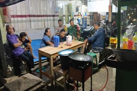 Perkuat Sinergitas Babinsa Koramil 04Kutasari Gelar Komsos di Desa Sum