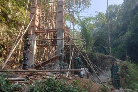 Pembangunan Pondasi Jembatan Garuda Su