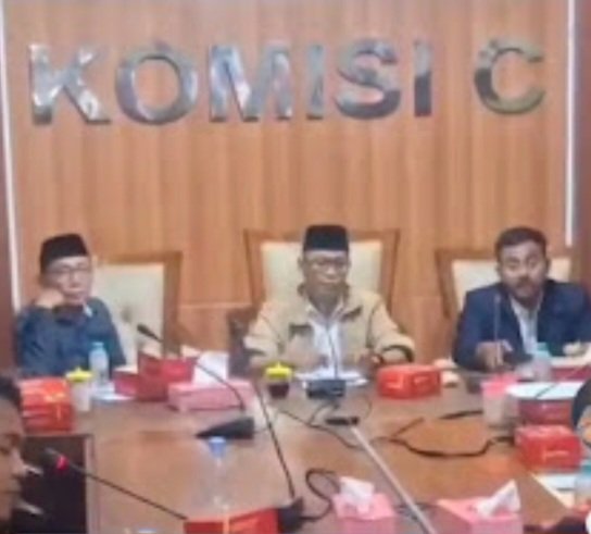 AUDIENSI PANAS DI DPRD DEMAK, USAHA PENGGILINGAN PADI DI JATIROGO DIDUGA BELUM BERIZIN DAN BEROPERAS