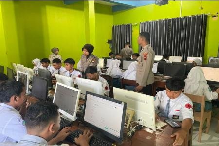 ERA AI, POLRES DEMAK DORONG PELAJA