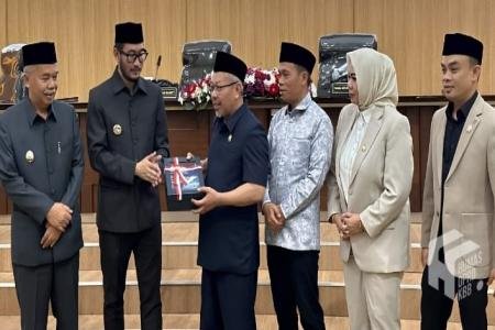 DPRD KBB RESMIKAN PANSUS XI DAN XII BA