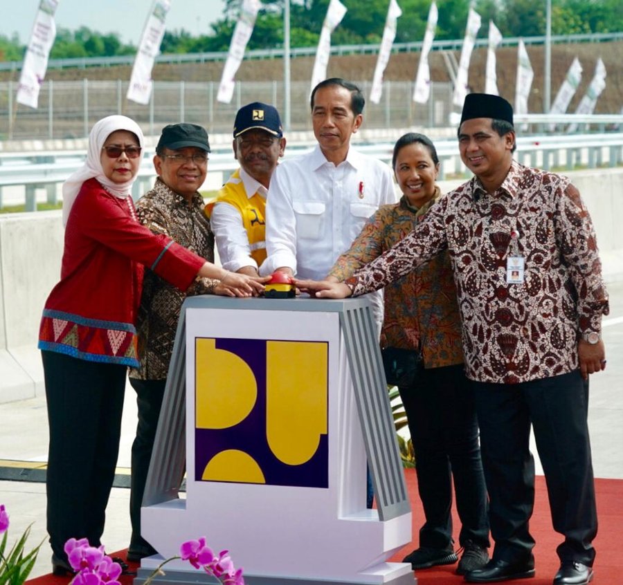 Presiden Jokowi Resmikan Jalan Tol Sragen ngawi