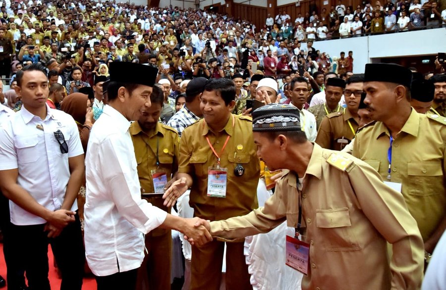 Presiden Serahkan 320 Sertifikat Wakaf Di Banda Aceh