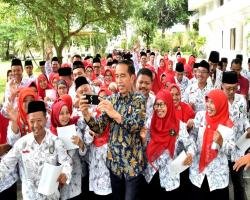Saat Presiden Minta Guru PGSI BlakBlakan Masalah Birokrasi
