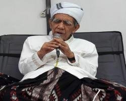 Mustasyar PBNU KH Maemun zubair Wafat di Mekah