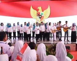 Ibu Negara Sosialisasikan Gerakan Indonesia Bersih Di Bekasi