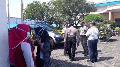 Aksi Unjuk Rasa Karyawan Pt Shinhan Menuntut Gaji Dan Thr