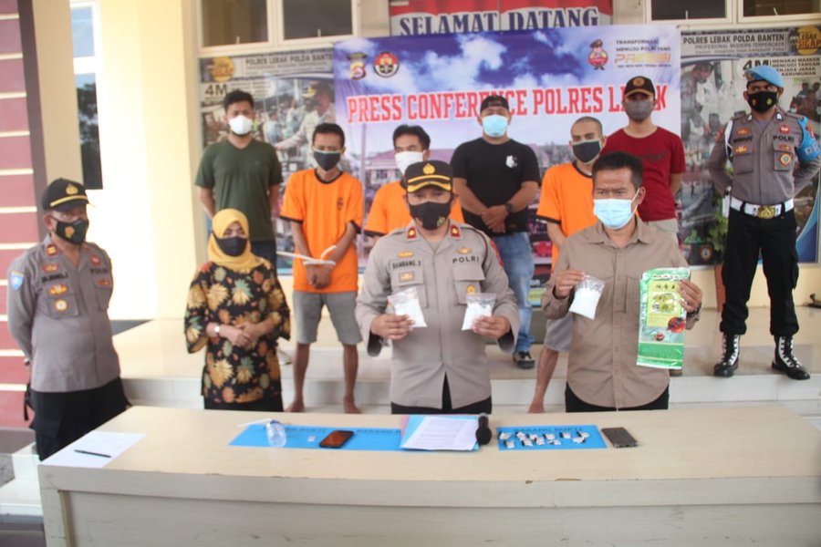 2 ( Dua ) Orang Pemakai Dan Satu Pengedar Narkoba Diamankan Sat Resnar