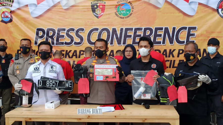 Polres Cilegon Polda Banten Amankan Pelaku Pencurian Colt Diesel