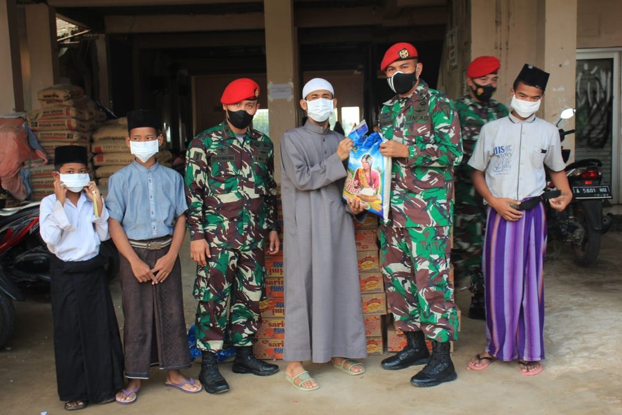 Grup Kopasus 1 Memberikan Batuan Ke panti Asuhan Baitul Qur'an