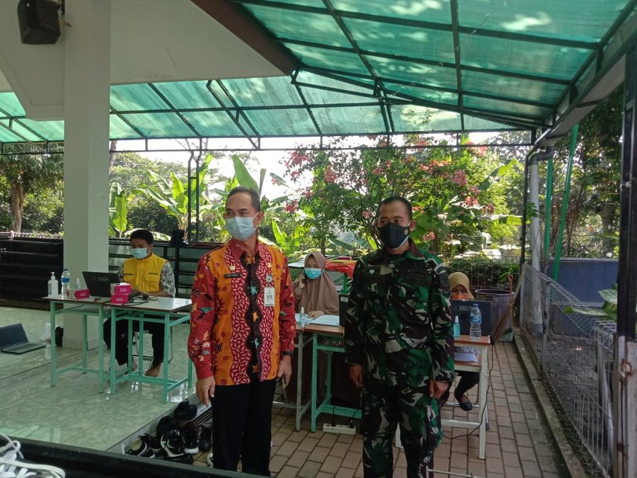 Dan Ramil 2305) Cinangka Nurul Fekri Melaksanakan Vaksin Dari Kodim 06