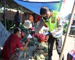 Patroli Ke Pasar Wakapolda Banten Kampanye Ayo Pake Masker Kepada peda