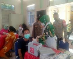 Gerai Vaksinasi Presisi Polres Serang Kota Dan Akpol 91 Bagikan Paket 