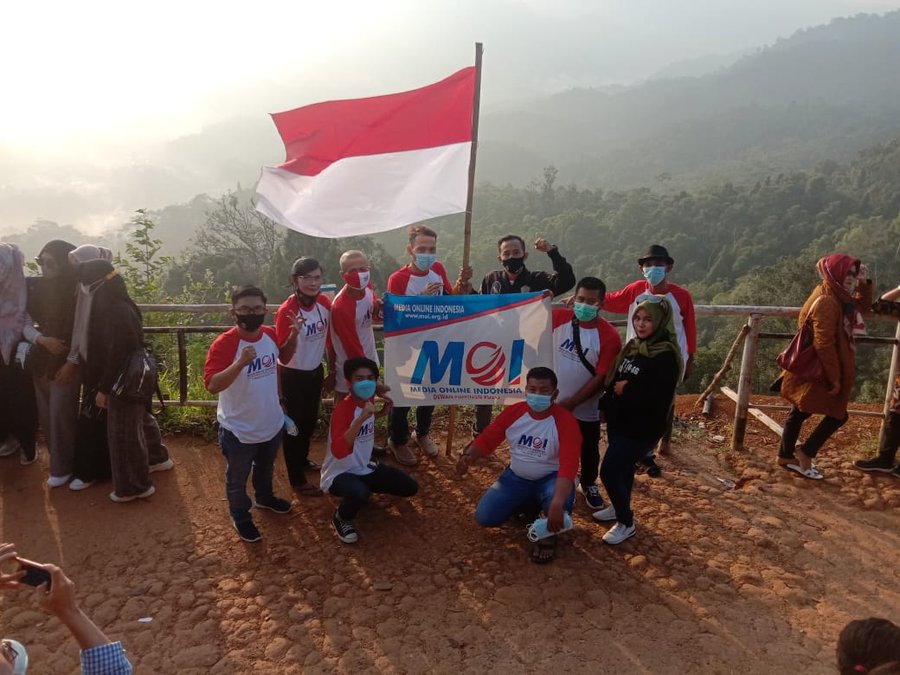 Peringati Hut Ri Ke 76, Moi Se provinsi Banten Kibarkan Bendera Dipunc