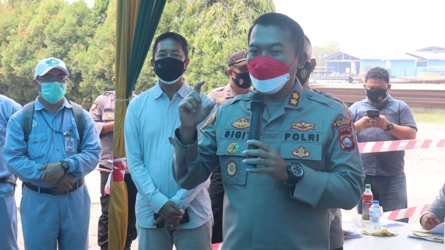 Kapolres Cilegon Polda Banten Cek Pelaksanaan Vaksinasi Massal Di Pt S