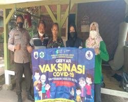 Door to Door Vaksinasi Kaum Disabilitas Petugas didampingi Bhabinkamti