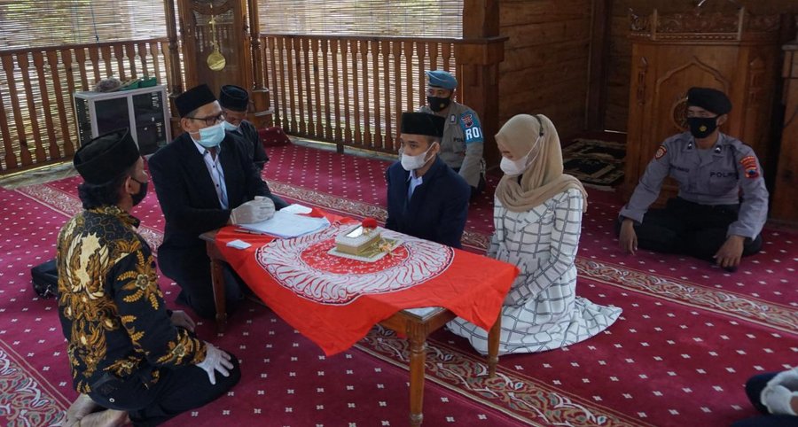 Terjerat Kasus Narkoba, Seorang Pria Menikah Di Polres Purbalingga