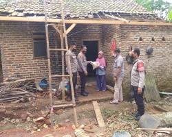 RASA SIMPATI DAN DUKUNGAN POLSEK MANCAK POLRES CiLEGON TERHADAP WARGA 