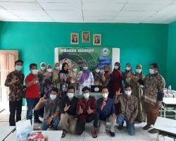 MINAT BACA MINIM RELAWAN DIRIKAN TBM SAHABAT AKSARA