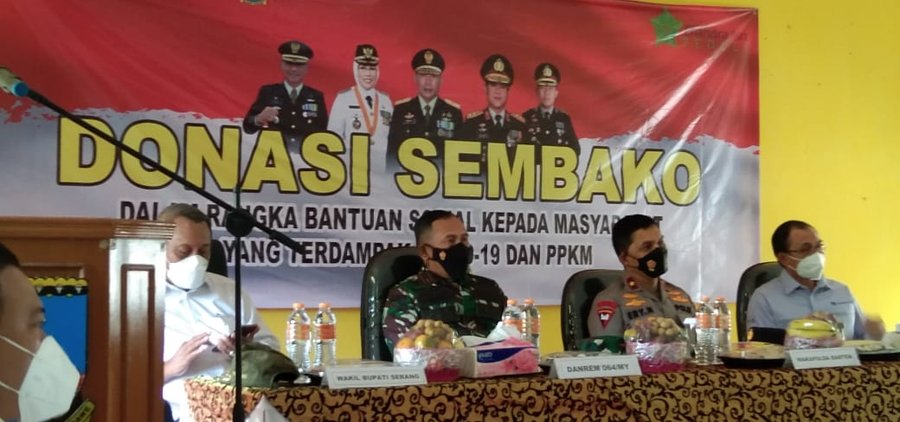 Kodim 0623 Cilegon Koramil 2304 Anyer, Pt: Chandra Asri Salurkan Bantu