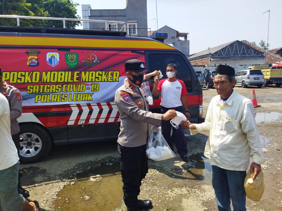 500 Pcs Masker Dibagikan Posko Mobile Masker Sat Binmas Polres Lebak P