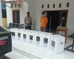 Polsek Kragilan Polres Serang Kawal Pendistribusian Logistik Pilkades