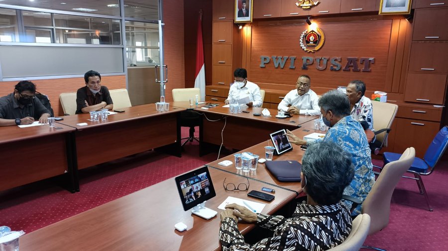 Pwi Pusat Menggelar Focus Group Discussion (fgd) Energi Pertambangan D