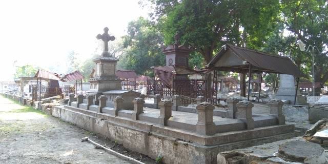 Makam Belanda Peneleh Surabaya