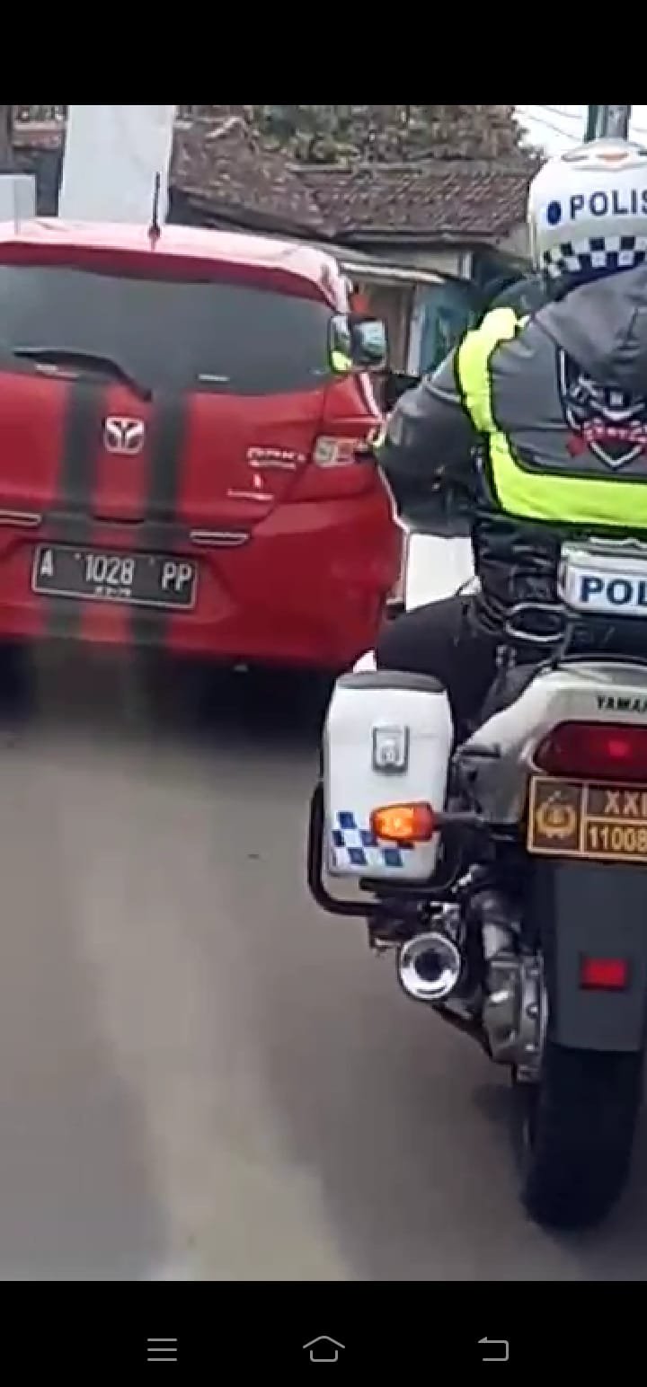 Utamakan Keselamatan Pasein, Unit Turjawali Satlantas Polres Lebak Pol