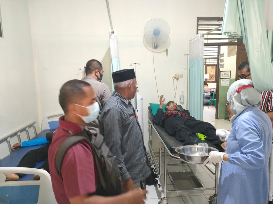 Belok Mendadak, Vixion Tabrak Beat Di Pengadegan