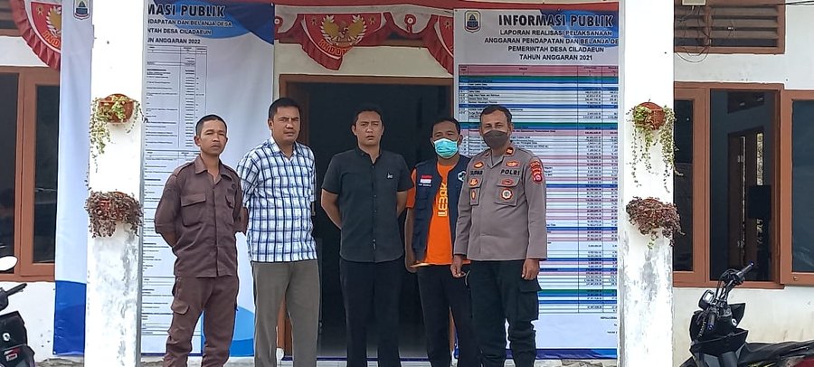 Kapolsek Lebakgedong Polres Lebak Polda Banten Dampingi Nakes Untuk Va