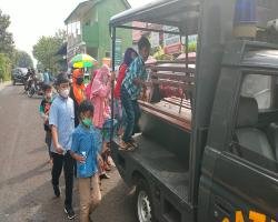 Polsek Pengadegan Antar Jemput Siswa Ikuti Vaksinasi