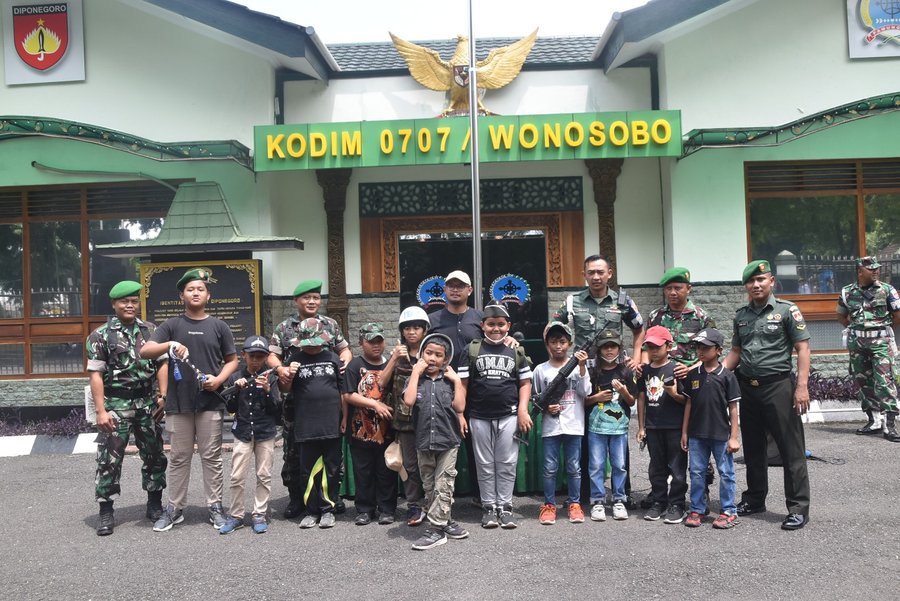Sebanyak 111 Siswa Sd Kakuka Sc Club Kunjungi Markas Kodim 0707 Wonoso