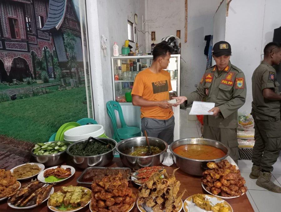 Razia Rumah Makan Oleh Satpol Pp Kabupaten Pandeglang Yang Berjualan D