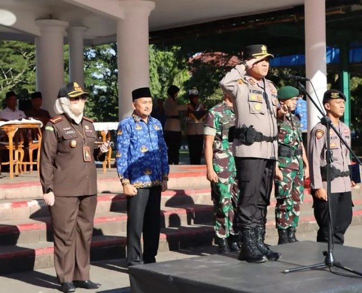 Kapolres Lebak Pimpin Apel Gelar Pasukan Operasi Ketupat Maung 2023 Pe