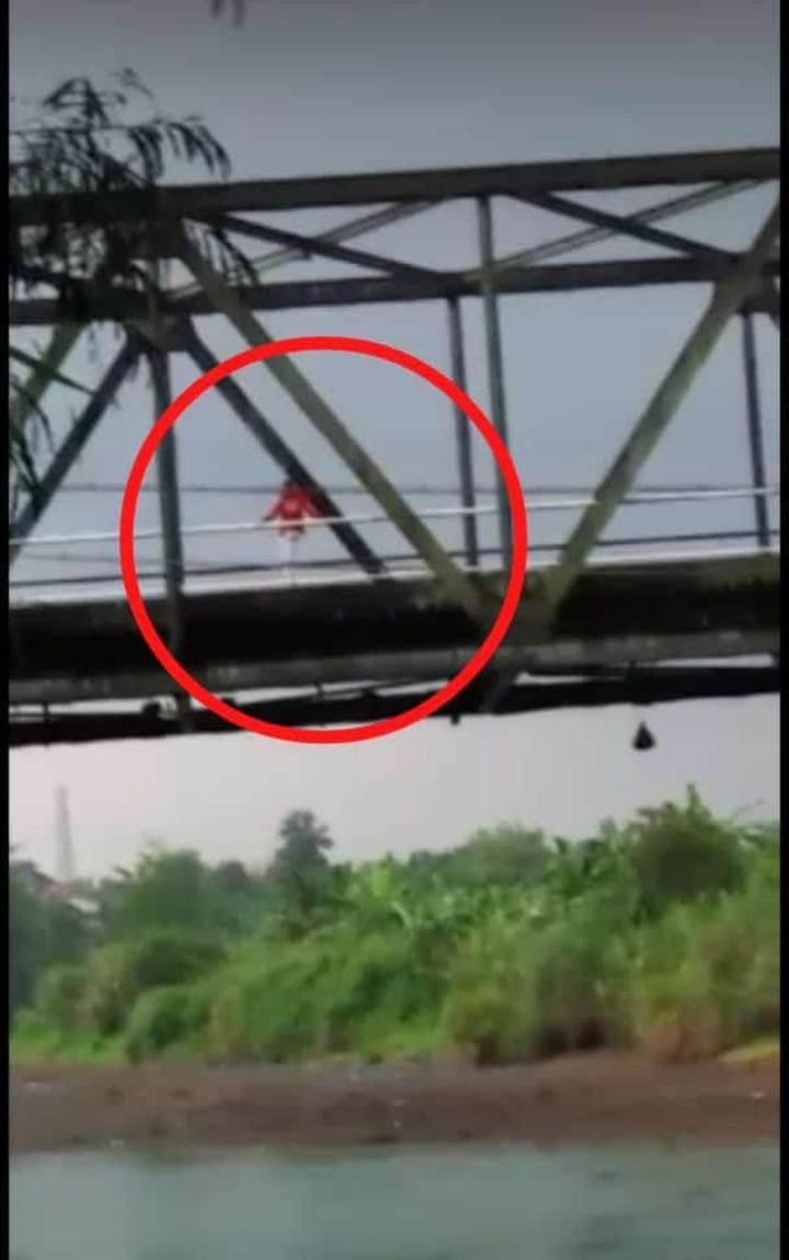 Anak Gadis Nekat Bunuh Diri Di Sungai Klawing